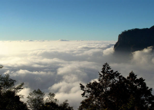 云海山间景色，台湾阿里山