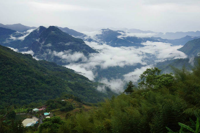 云海山间景色，台湾阿里山