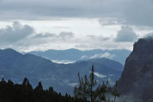 云海山间景色，台湾阿里山