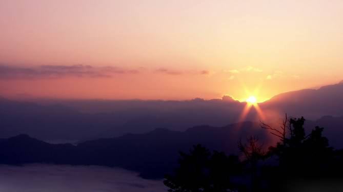 云海山间景色，台湾阿里山