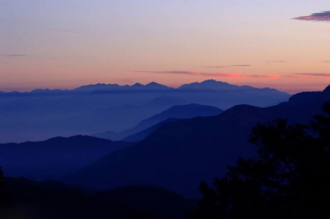 云海山间景色，台湾阿里山